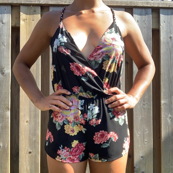 Floral Romper - Picture 3 of 5